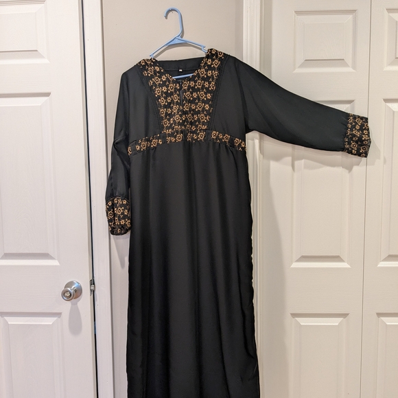Dresses & Skirts - Black Abaya